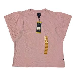 GAP EYELET SLEEVE TOP {SIZE:MEDIUM}